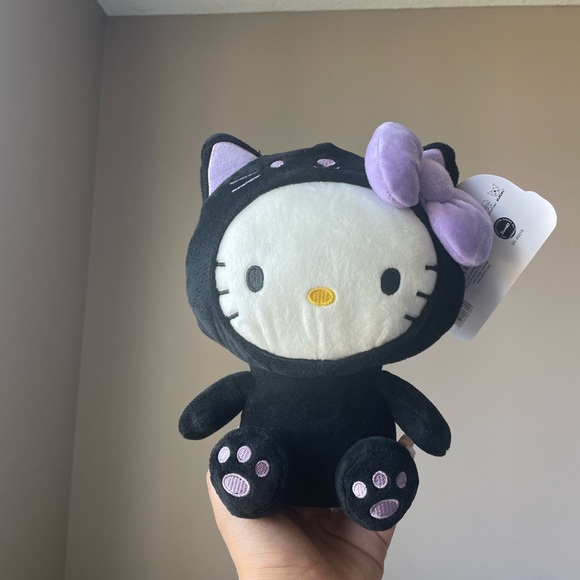 NWT Hello kitty plush toy - Picture 2 of 3